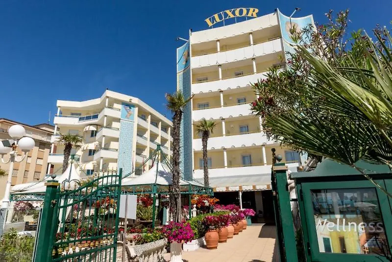 ホテル Luxor E Cairo The Beach Resort リド・ディ・イエゾロ